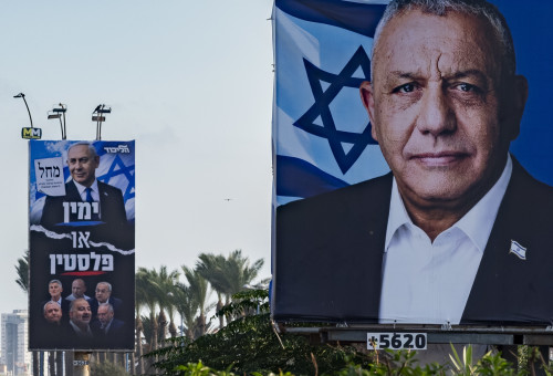 שלטי בחירות בחיפה (צילום: שרון לייבל, פלאש 90)