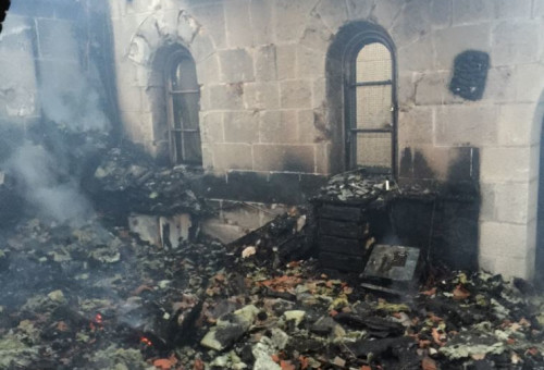 שריפה בכנסיית הלחם והדגים (צילום: כבאות והצלה מחוז צפון)