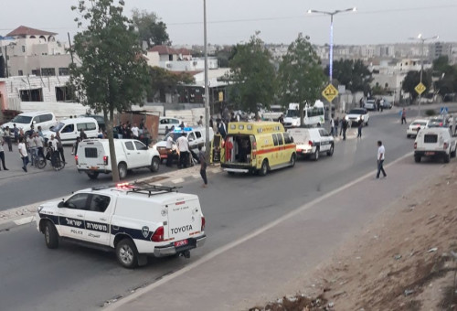 תקיפת שוטרים ברהט (צילום: רשתות חברתיות)
