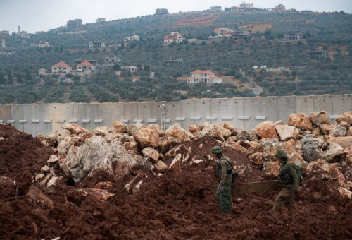 עבודת לוחמי צה"ל במבצע "מגן צפוני" (צילום: דובר צה"ל)