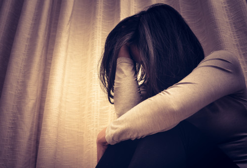 נפגעות תקיפה מינית - אילוסטרציה  (צילום: אינגאימג')