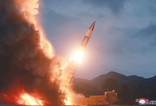 ניסוי טילים בקוריאה הצפונית (צילום: רויטרס)