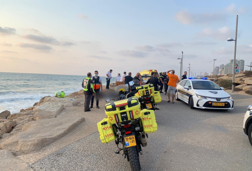 אירוע טביעה בצ'ארלס קלור בתל אביב (צילום: תיעוד מבצעי מד"א)