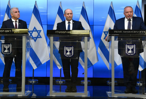 אביגדור ליברמן, נפתלי בנט ויאיר לפיד במסיבת העיתונאים (צילום: חיים צח לע"מ)