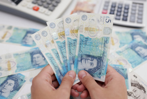 פאונד בריטי (צילום: רויטרס)