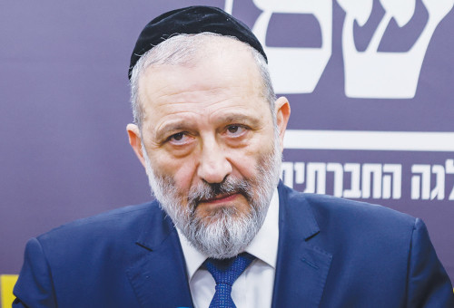 אריה דרעי (צילום: אוליבייה פיטוסי)
