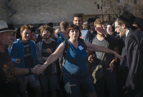 ויכוח בין חרדים לפעילים רפורמים וקונסרבטיבים בכותל המערבי, ארכיון. למצולמים אין קשר לנאמר בכתבה (צילום: הדס פרוש, פלאש 90)
