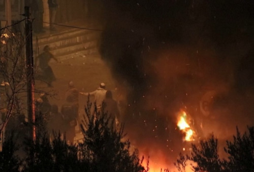 תיעוד מהמהומות בחווארה (צילום: צילום מסך רויטרס)