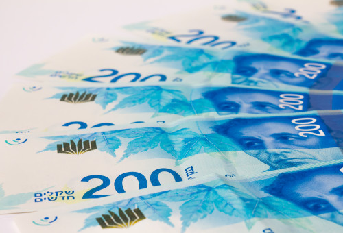 שטרות של 200 שקלים (צילום: אינג'אימג')