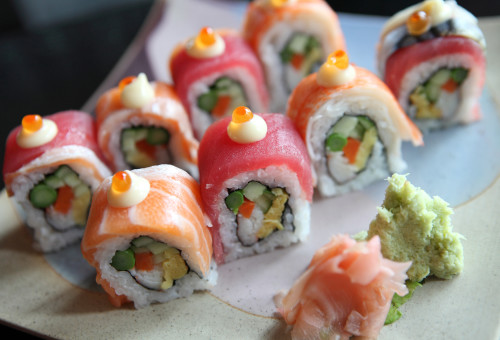 מה בריא ומה עלול להיות מסוכן באכילת סושי? (צילום: אינג אימג')