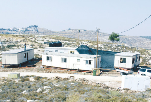 מאחז בלתי חוקי ביהודה ושומרון, מאחז בשטחים (צילום: גרשון אלינסון, פלאש 90)