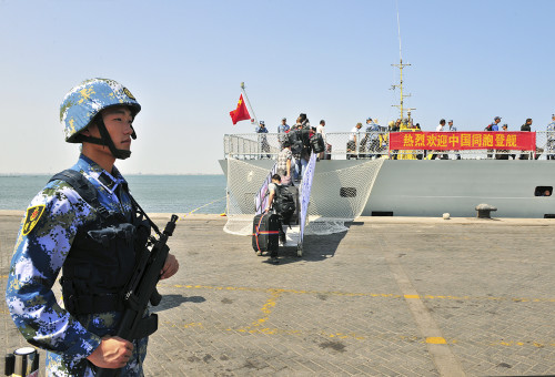 אונייה סינית במפרץ עדן  (צילום: REUTERS/Stringer)