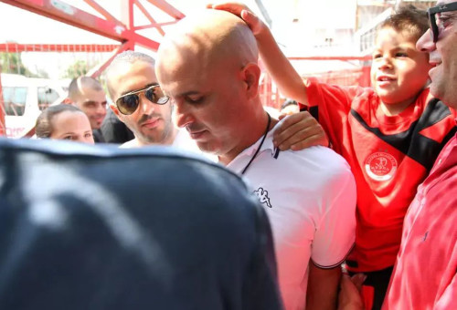 מאמן הפועל תל אביב, יוסי אבוקסיס (צילום: קובי אליהו)