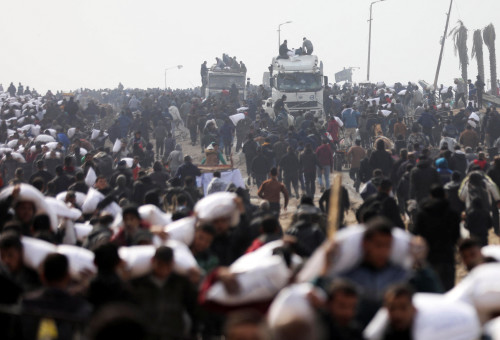 סיוע לעזה (צילום: REUTERS/Kosay Al Nemer)