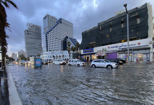 הצפה בתל אביב (צילום: אבשלום ששוני, פלאש 90)