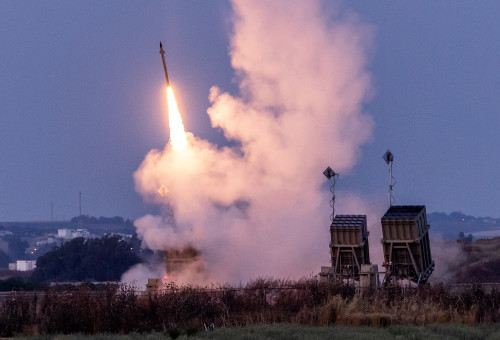 סוללת כיפת ברזל בפעולה (צילום: יונתן זינדל, פלאש 90)