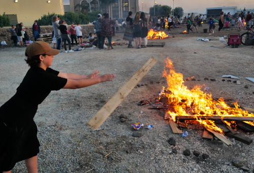 ל"ג בעומר. סכנת כוויות ופגיעות עיניים (צילום: מיכאל גלעדי, פלאש 90)