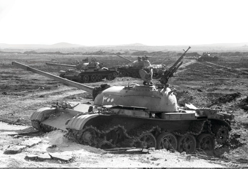 טנקים סורים פגועים ברמת הגולן, מלחמת יום כיפור, 13.10.73 (צילום: AZOURI MENASHE לע''מ)