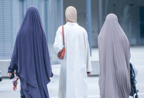 נשים עם חיג'אב (צילום: רויטרס)