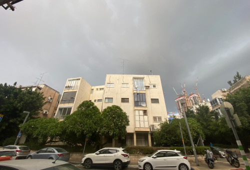 גשם במרכז (צילום: אבשלום ששוני)