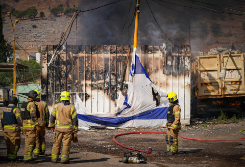 פגיעה ישירה בקרית שמונה (צילום: איל מרגולין, פלאש 90)