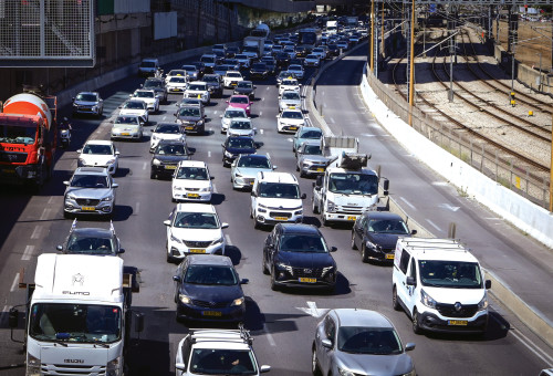 פקק תנועה באיילון (צילום: אבשלום ששוני)