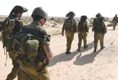 חיילי מילואים (צילום: תומר נויברג, פלאש 90)