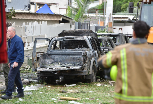 זירת הנפילה בפתח תקווה (צילום: אבשלום ששוני)