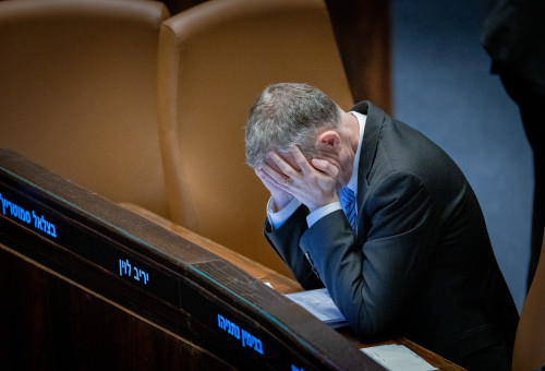 יריב לוין לאחר נפילת ההצבעה (צילום: חיים גולדברג, פלאש 90)