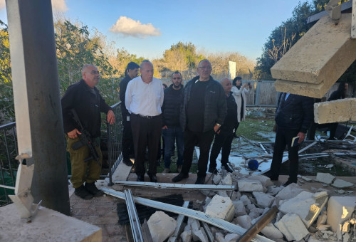 מבקר המדינה, מתניהו אנגלמן ביישובי קו העימות (צילום: ללא)