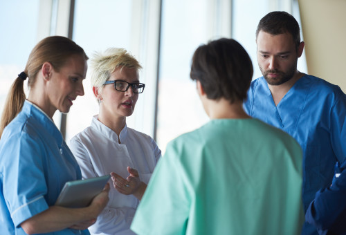 סטודנטים לרפואה (צילום: אינג'אימג')