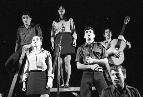 ירדנה ארזי, לאה לופטין ורותי הולצמן בלהקת הנחל ב1969 (צילום: באדיבות שמעון וייצמן)