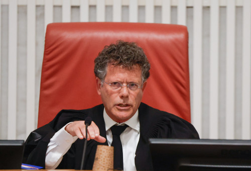 נשיא העליון יצחק עמית בבג"ץ רון בר  (צילום: יונתן זינדל)