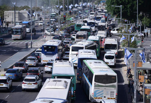 פקקים, רכבים, אוטובוסים (צילום: אבשלום ששוני)