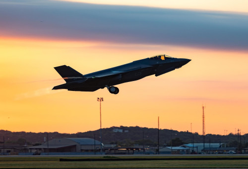 המראת המטוסים ממפעל לוקהיד מרטין בארה״ב (צילום: לוקהיד מרטין)