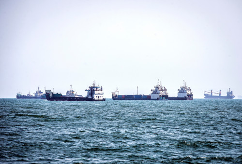 ספינות בנמל באיראן (צילום: Nazanin Tabatabaee/WANA (West Asia News Agency) via REUTERS)