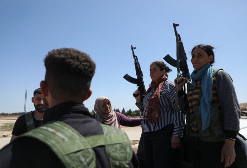 חמושים כורדים (צילום: REUTERS/Orhan Qereman)