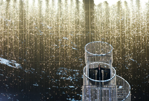 יובל רפאל בביצוע באירוויזיון (צילום: רויטרס)