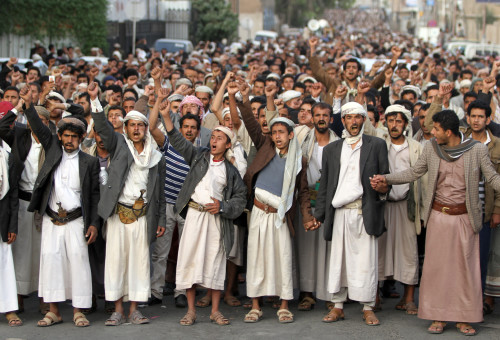 תומכי החות'ים בתימן (צילום: רויטרס)