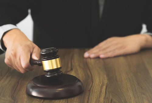 פטיש בית משפט (צילום: אינגאימג')