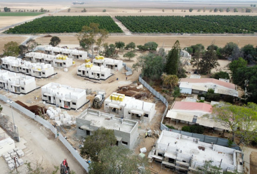קיבוץ נירים לאחר עבודות השיקום בעוטף עזה (צילום: אפשטיין פרויקטים)