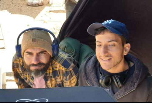 שחר ועידו על סט הצילומים לסרט (צילום: רביד מימון)