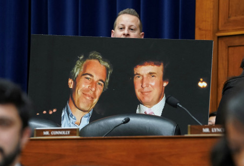 דונלד טראמפ, ג'פרי אפשטיין (צילום: REUTERS/Kevin Lamarque)