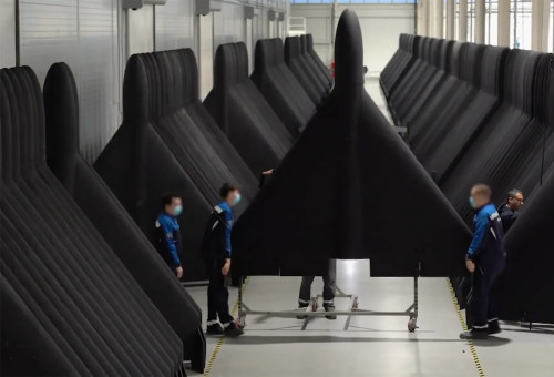 מפעל לייצור רחפנים ברוסיה (צילום: TV Zvezda/east2west news)