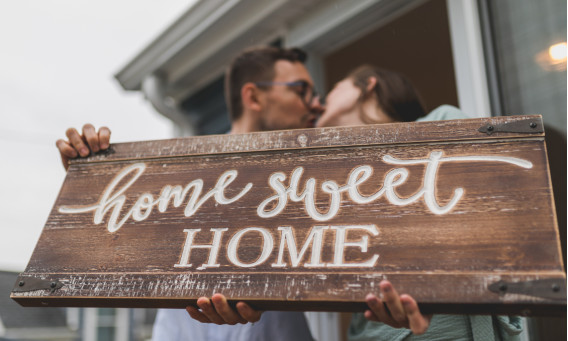 שלט כניסה לבית