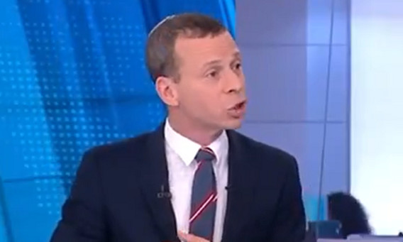 עמית סגל בתוכנית "פגוש את העיתונות" (צילום: צילום מסך חדשות 12)