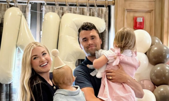 צ'ארלי קירק ומשפחתו (צילום: רשתות חברתיות, שימוש לפי סעיף 27 א')