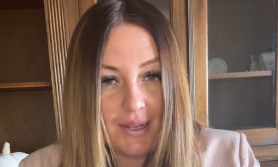 קלואי סמית (צילום: אינסטגרם)