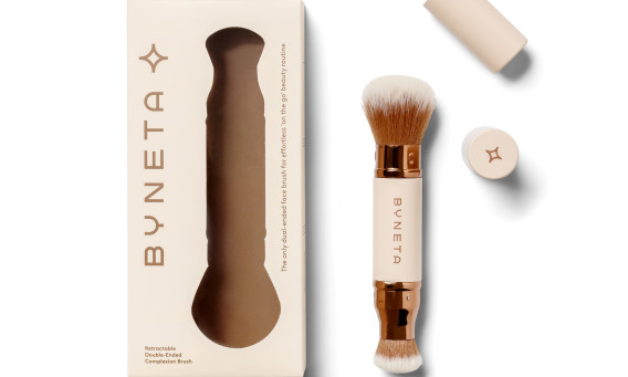 BYNETA -Retractable make up brush (צילום: Aya Wind)