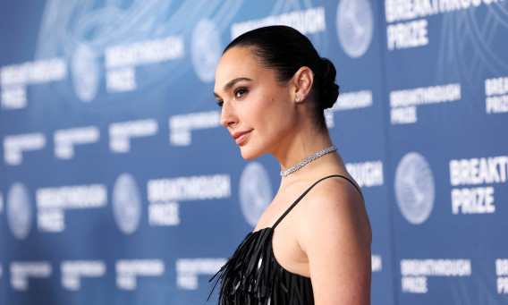 גל גדות (צילום: רויטרס)